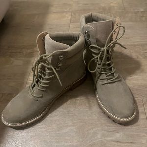Lace up boots brand new 7.5